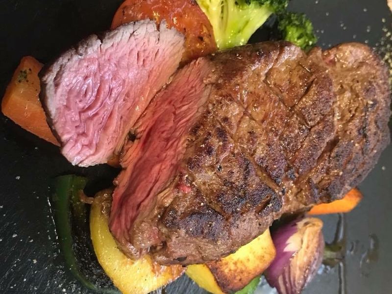 Rinderfiletsteak mit gegrilltem Gemüse